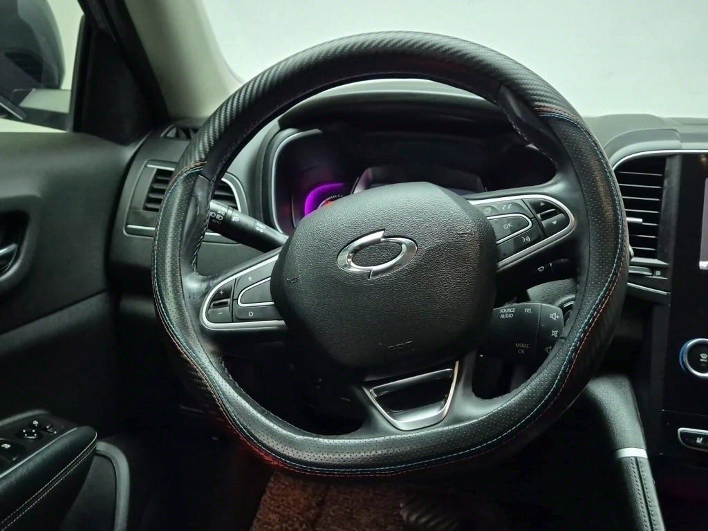 SAMSUNG QM6 - Vista 9