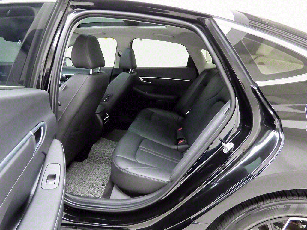 HYUNDAI Sonata - Vista 12