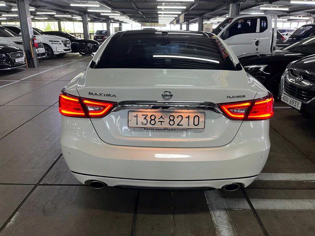 Nissan Maxima - Vista 5