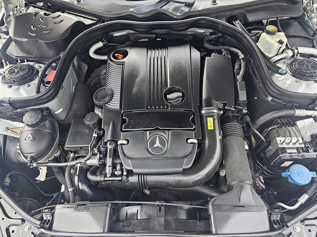 Mercedes Benz E class 2011 Plateado - Importación desde Corea - HF Imports Iquique - Foto 20