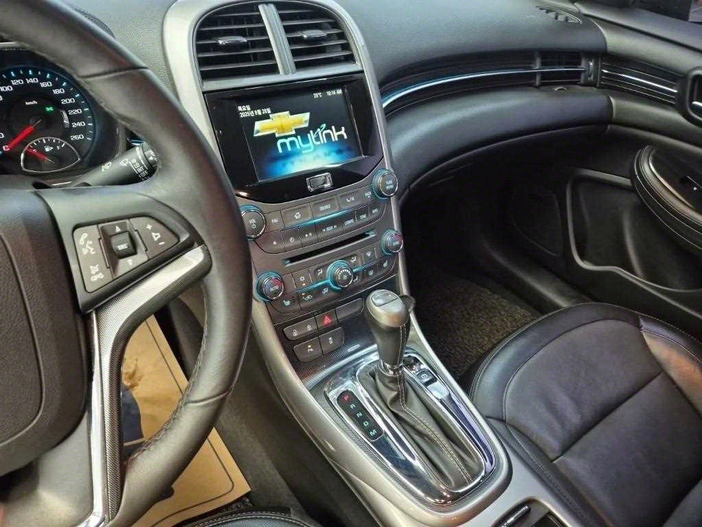 Chevrolet Malibu - Vista 10