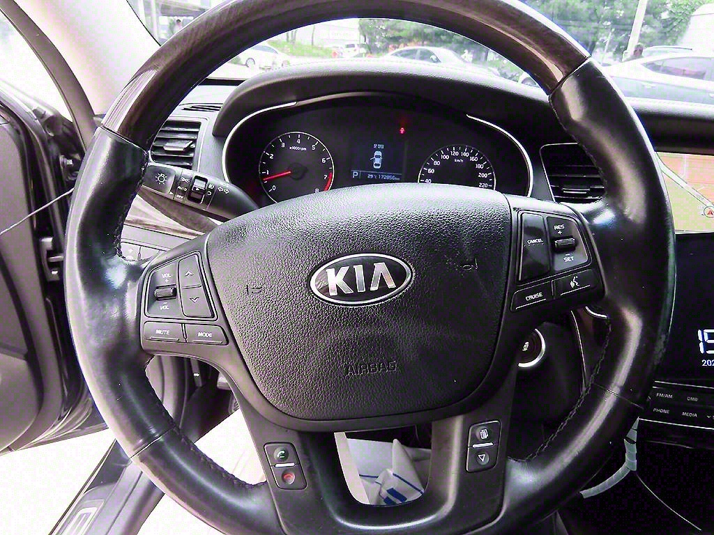 KIA K7 - Vista 8