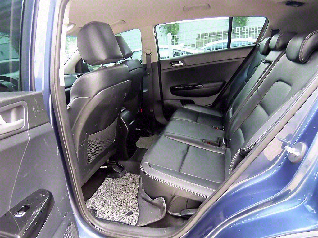 KIA Sportage - Vista 6