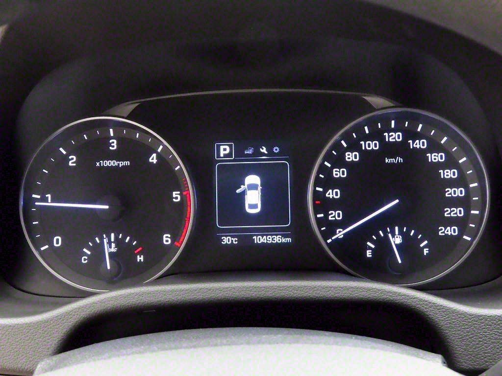 HYUNDAI Avante - Vista 6