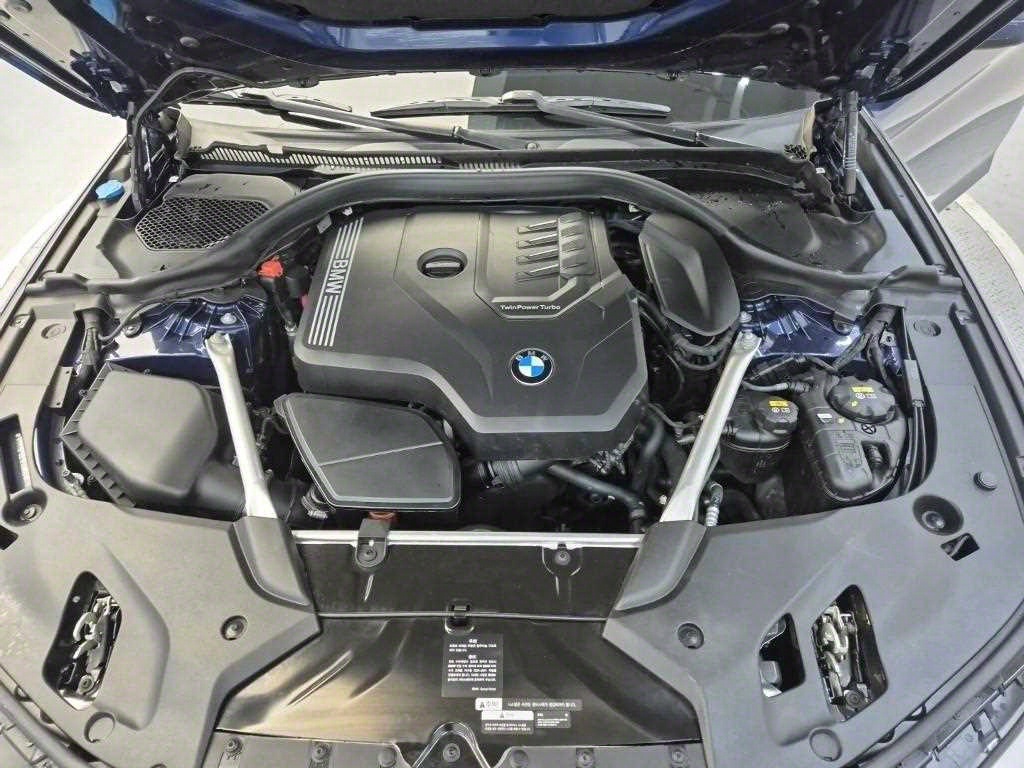 BMW 5 Series - Vista 5