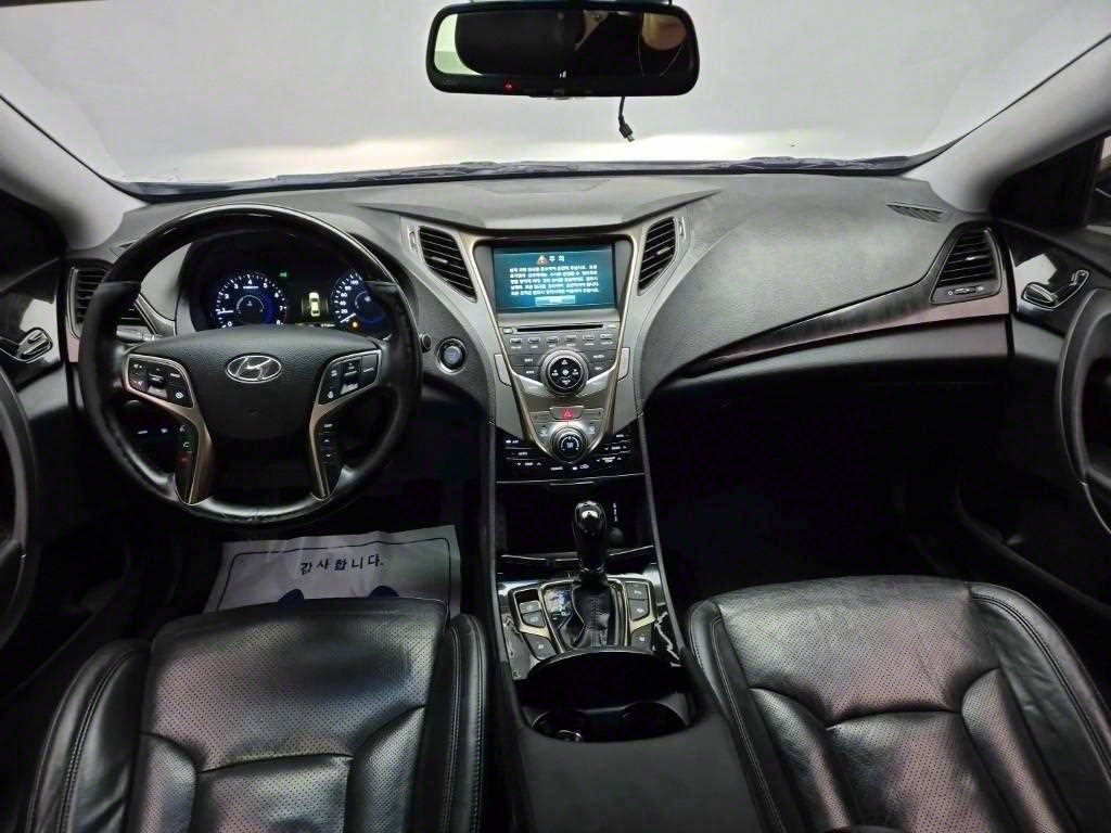 HYUNDAI Grandeur - Vista 7