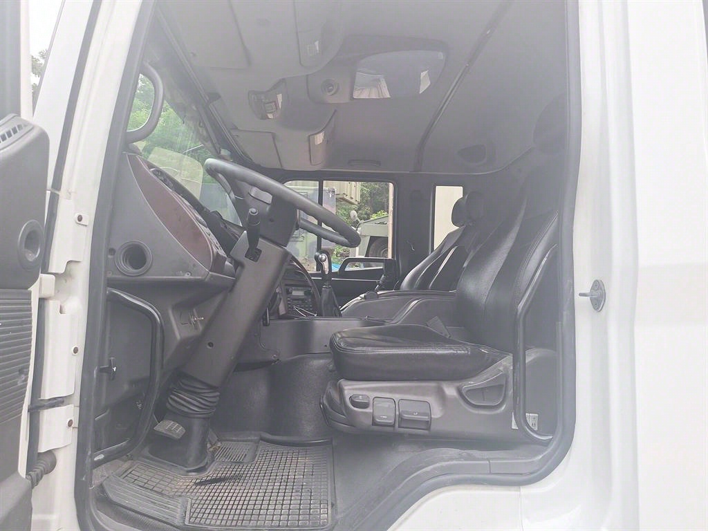 medium and large cargo truck - Vista 6