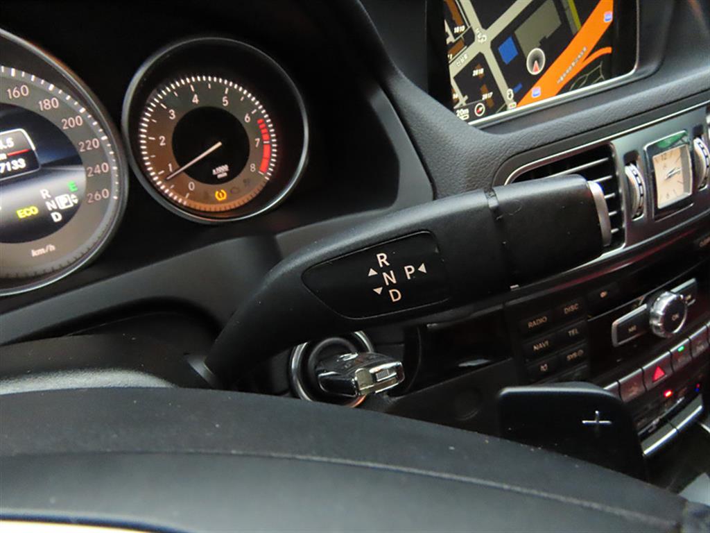 Mercedes Benz E class - Vista 10