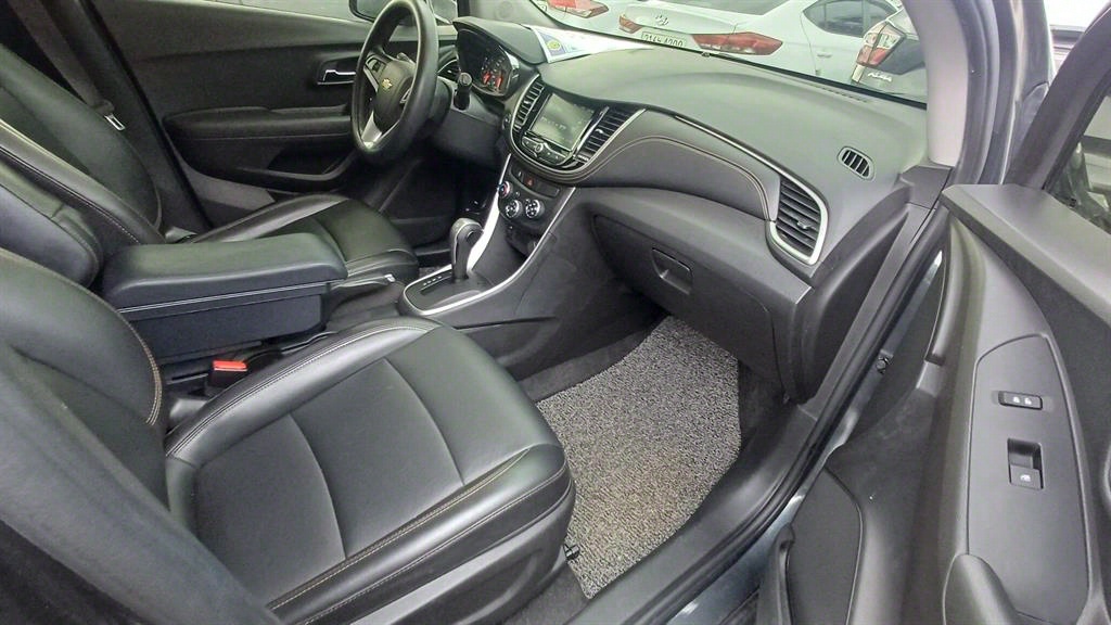 Chevrolet Trax 2018 Gris - Importación desde Corea - HF Imports Iquique - Foto 13