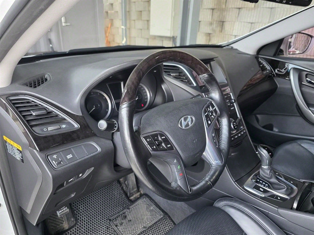 HYUNDAI Grandeur - Vista 5