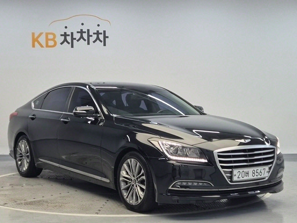 HYUNDAI Genesis - Vista 4