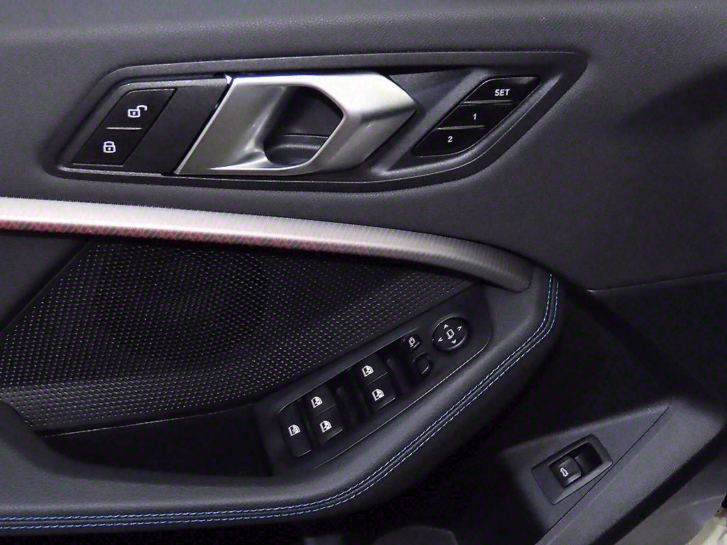 BMW 1 series 2023 Blanco - Importación desde Corea - HF Imports Iquique - Foto 14