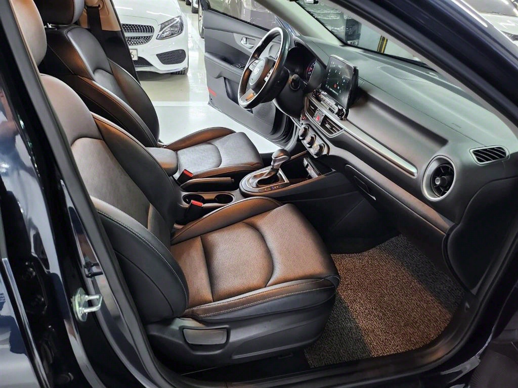 KIA K3 2019 skyblue - Importación desde Corea - HF Imports Iquique - Foto 13