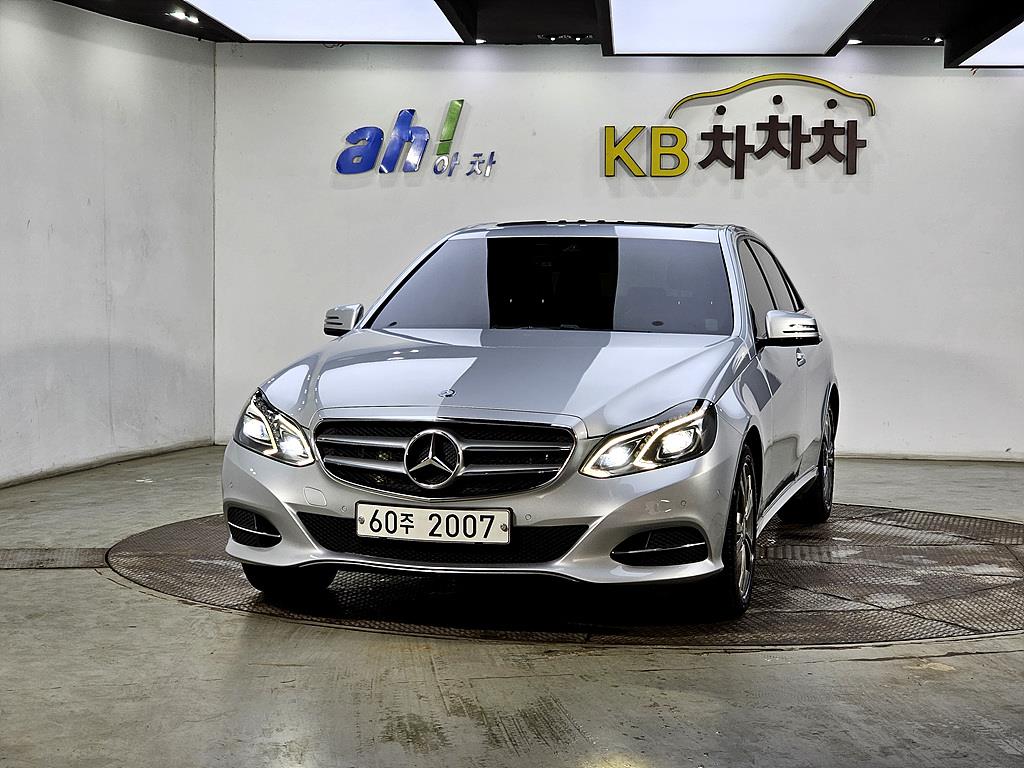 Mercedes Benz E class - Vista 4