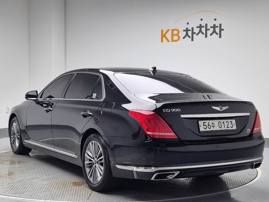 Genesis EQ900 - Vista 4