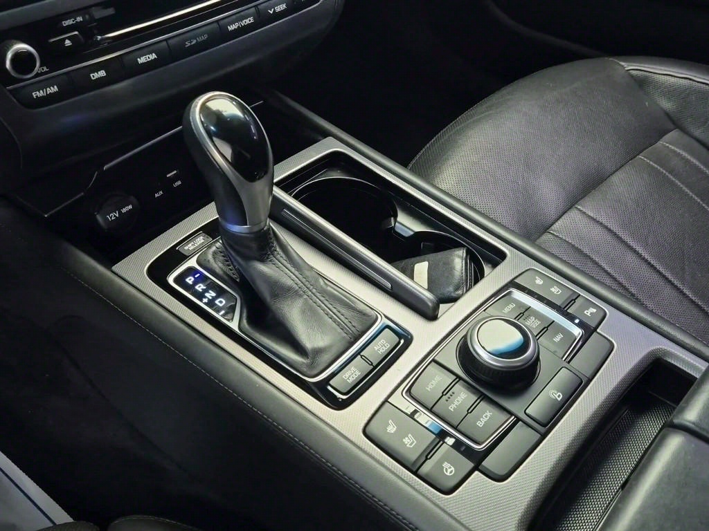 HYUNDAI Genesis - Vista 12