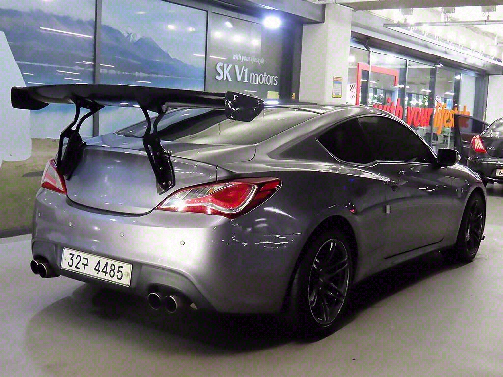 HYUNDAI Genesis - Vista 4