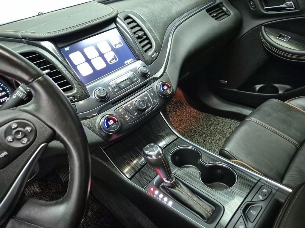 Chevrolet Impala - Vista 10