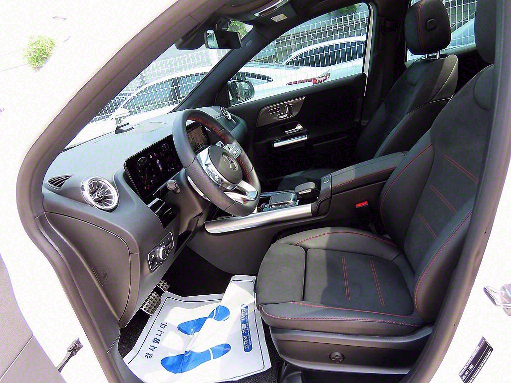 Mercedes Benz GLA Class - Vista 5