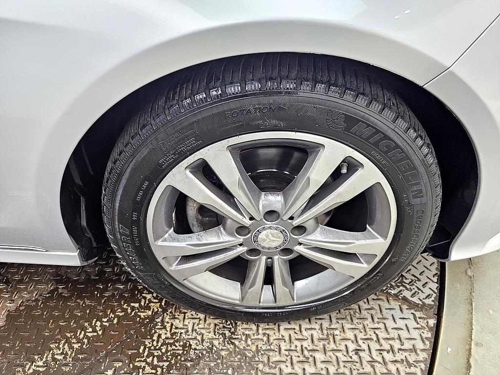 Mercedes Benz E class 2015 Plateado - Importación desde Corea - HF Imports Iquique - Foto 20