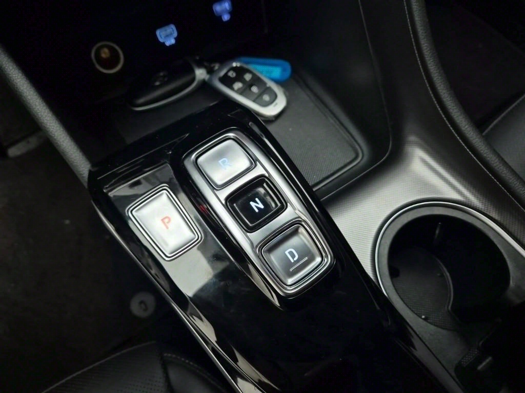 HYUNDAI Sonata - Vista 12