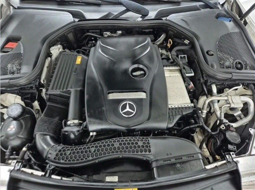 Mercedes Benz E class - Vista 5