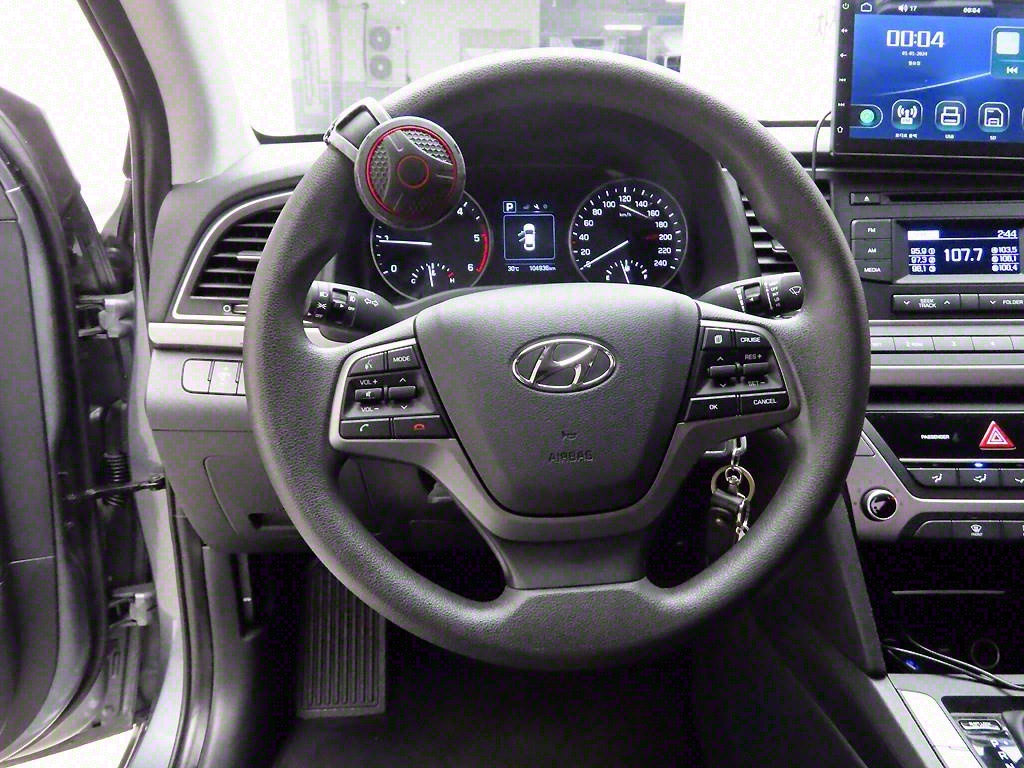 HYUNDAI Avante - Vista 8