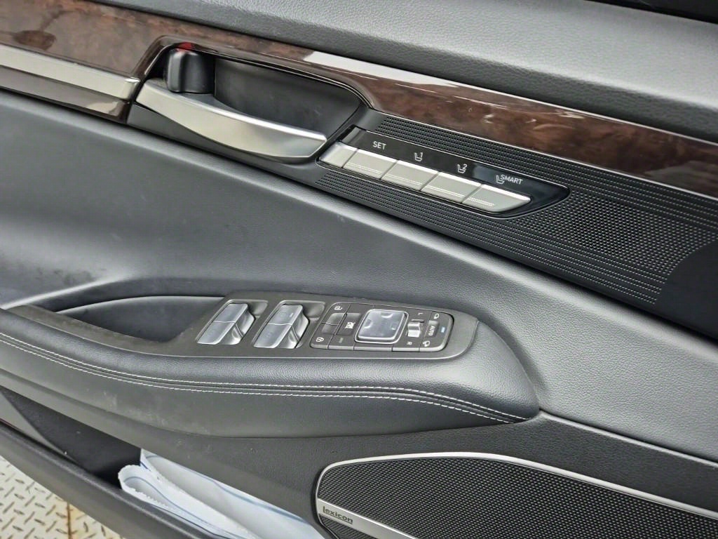 Genesis EQ900 - Vista 6