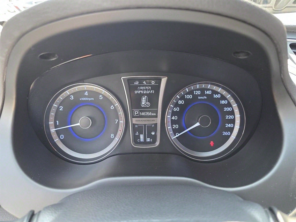 HYUNDAI Grandeur - Vista 7