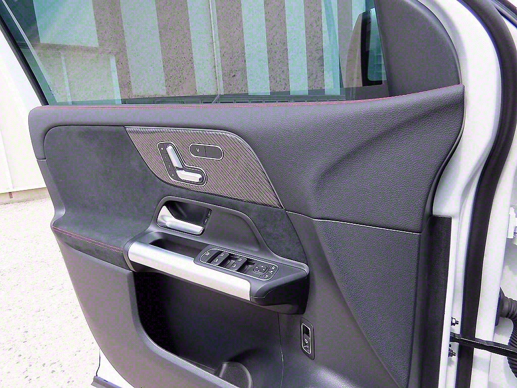 Mercedes Benz GLA Class - Vista 11