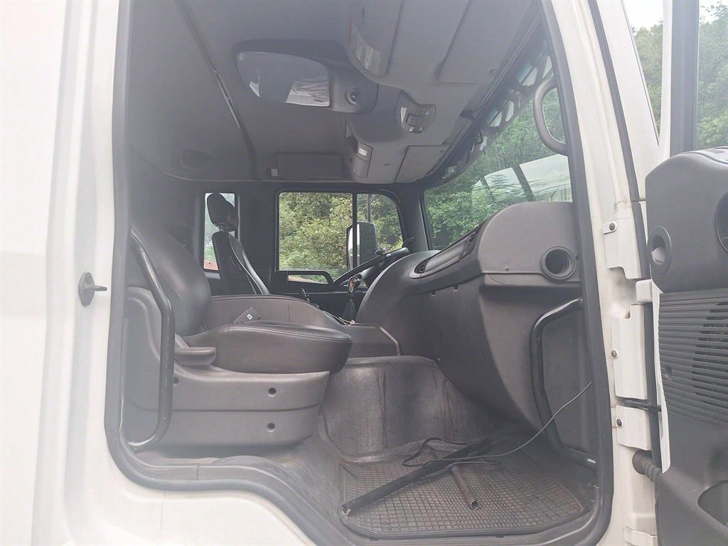 medium and large cargo truck - Vista 7