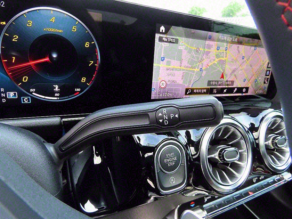 Mercedes Benz GLA Class - Vista 10