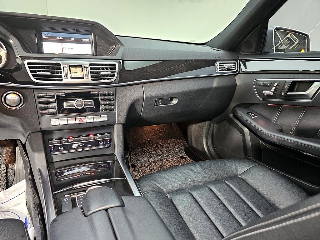 Mercedes Benz E class - Vista 10