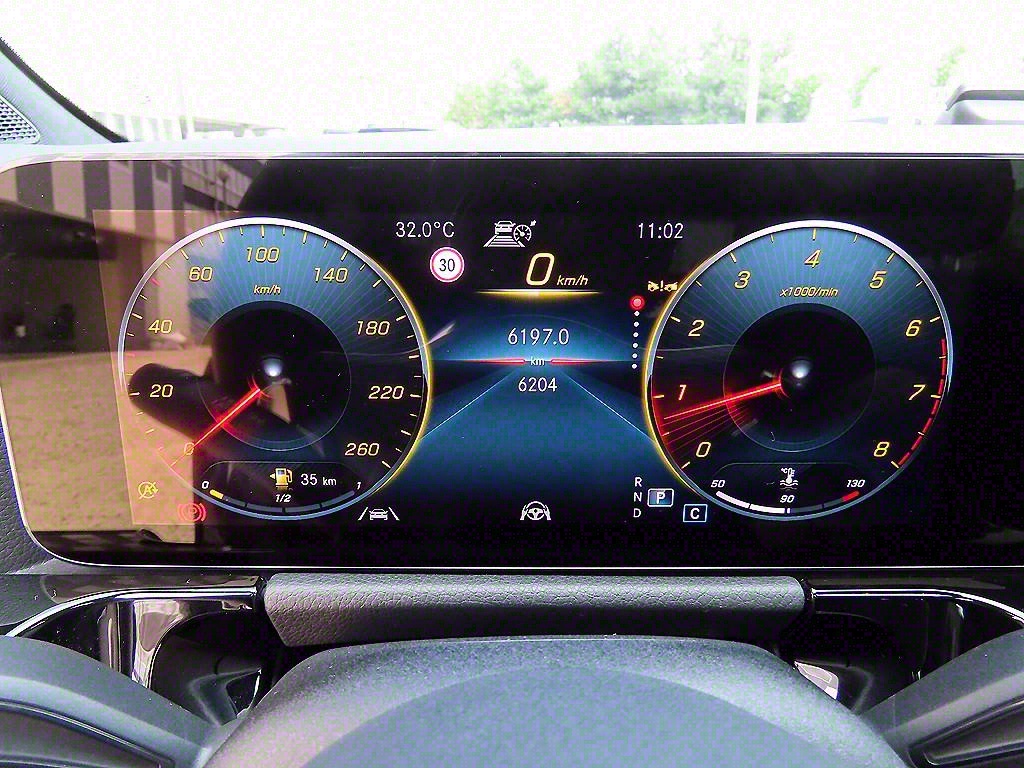 Mercedes Benz GLA Class - Vista 9