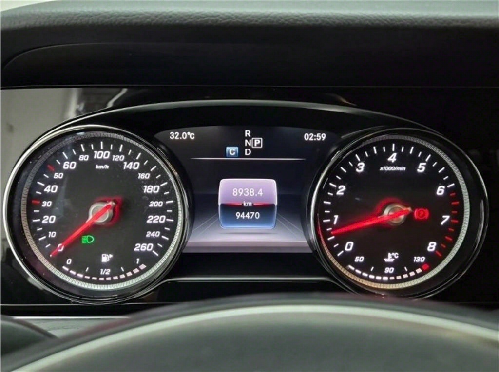 Mercedes Benz E class - Vista 6