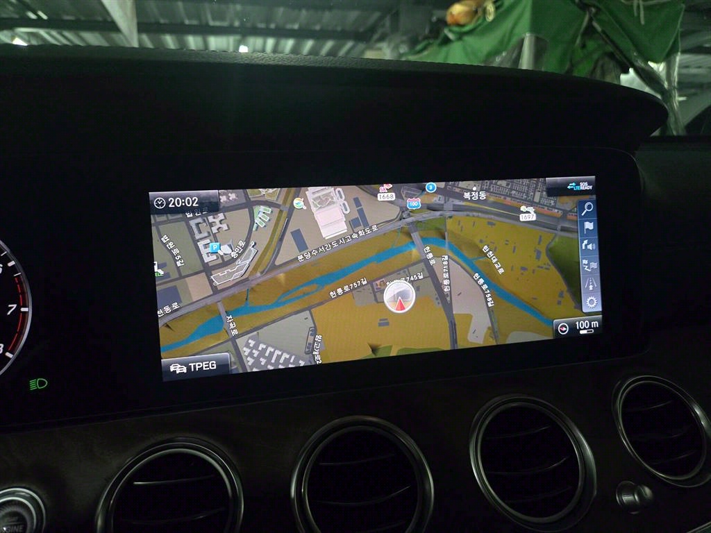 Mercedes Benz E class - Vista 5