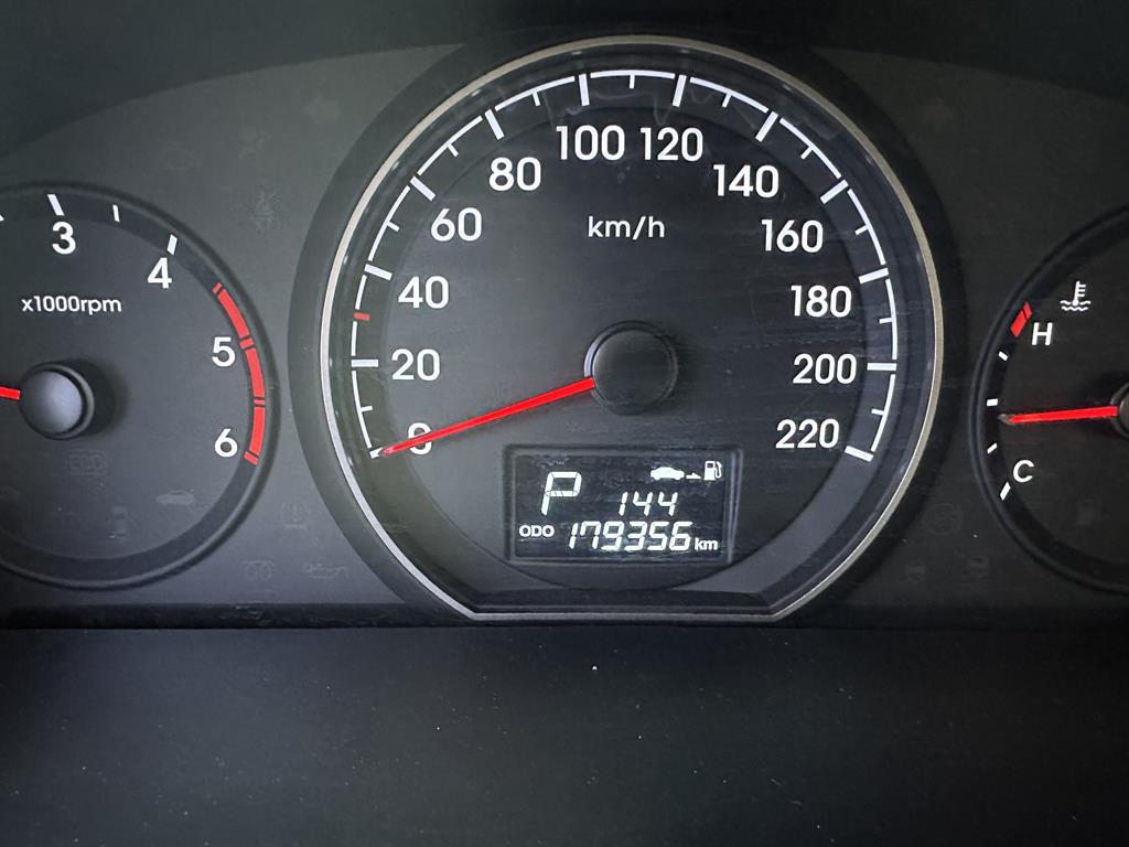 HYUNDAI Starex - Vista 9