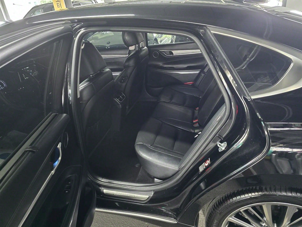 HYUNDAI Grandeur - Vista 9