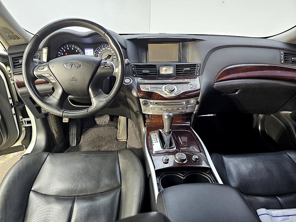 Infiniti M - Vista 5