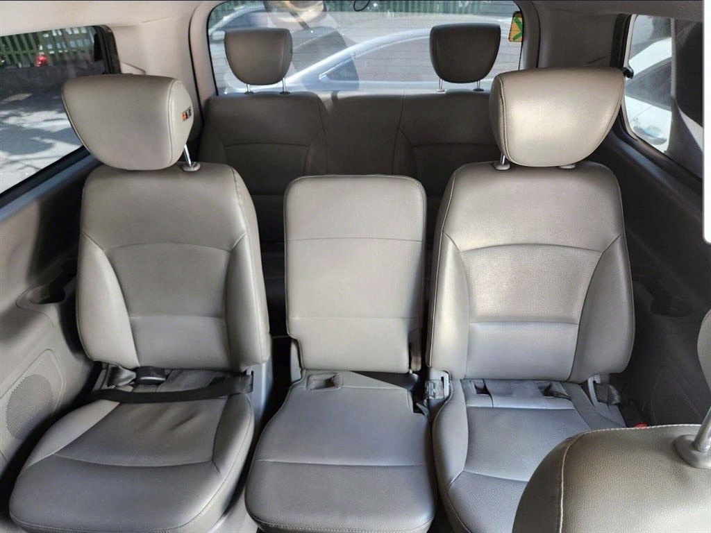 HYUNDAI Starex - Vista 8