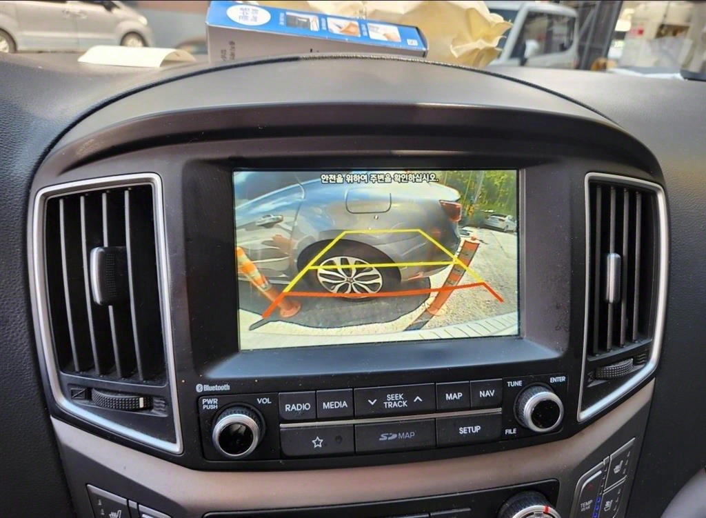 HYUNDAI Starex - Vista 7