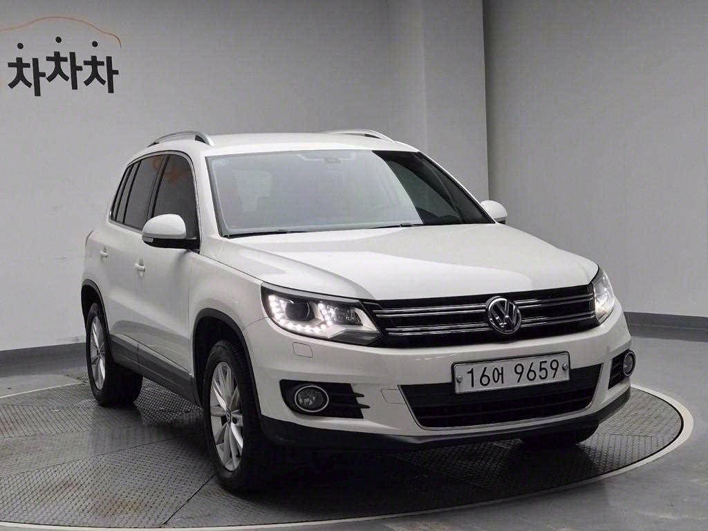 Volkswagen Tiguan - Vista 4