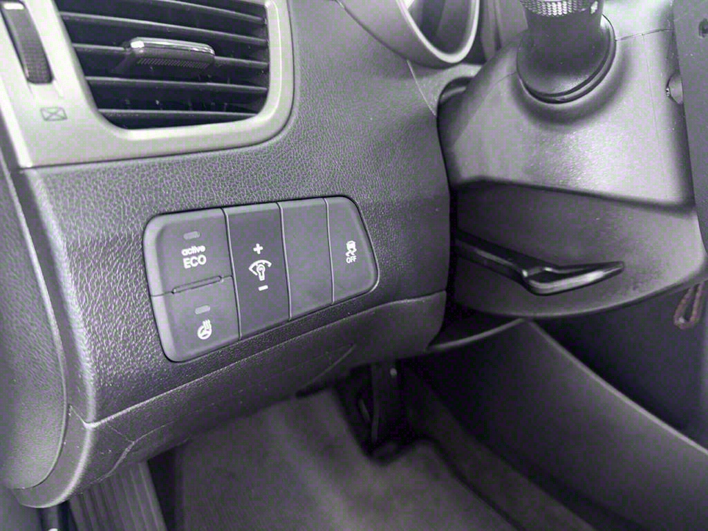 HYUNDAI Avante - Vista 10