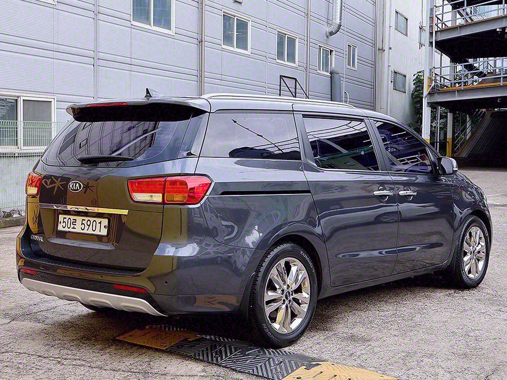 KIA Carnival - Vista 7