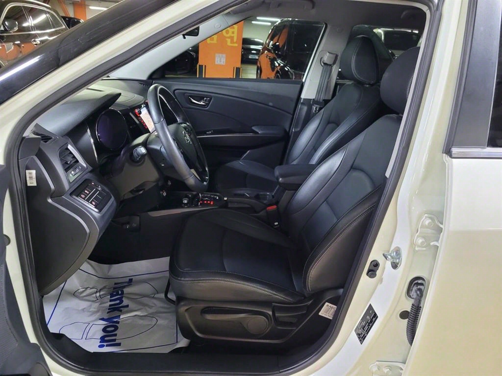 Ssangyong Tivoli - Vista 7