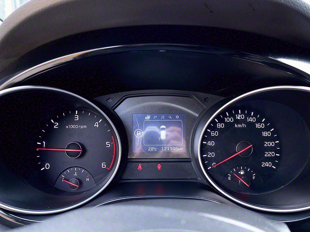 KIA Carnival - Vista 11