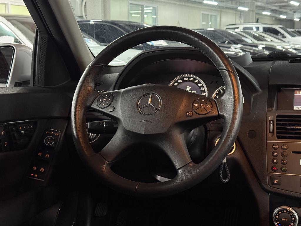 Mercedes Benz C Class - Vista 9