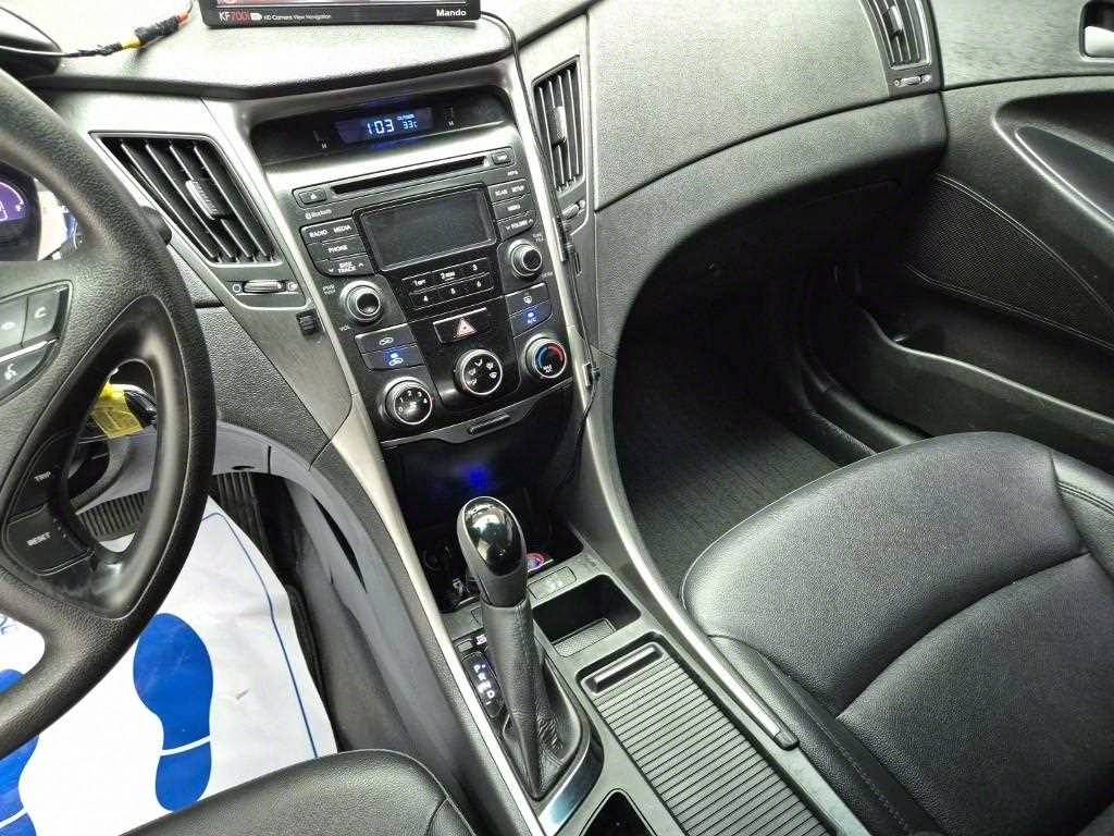 HYUNDAI Sonata - Vista 10