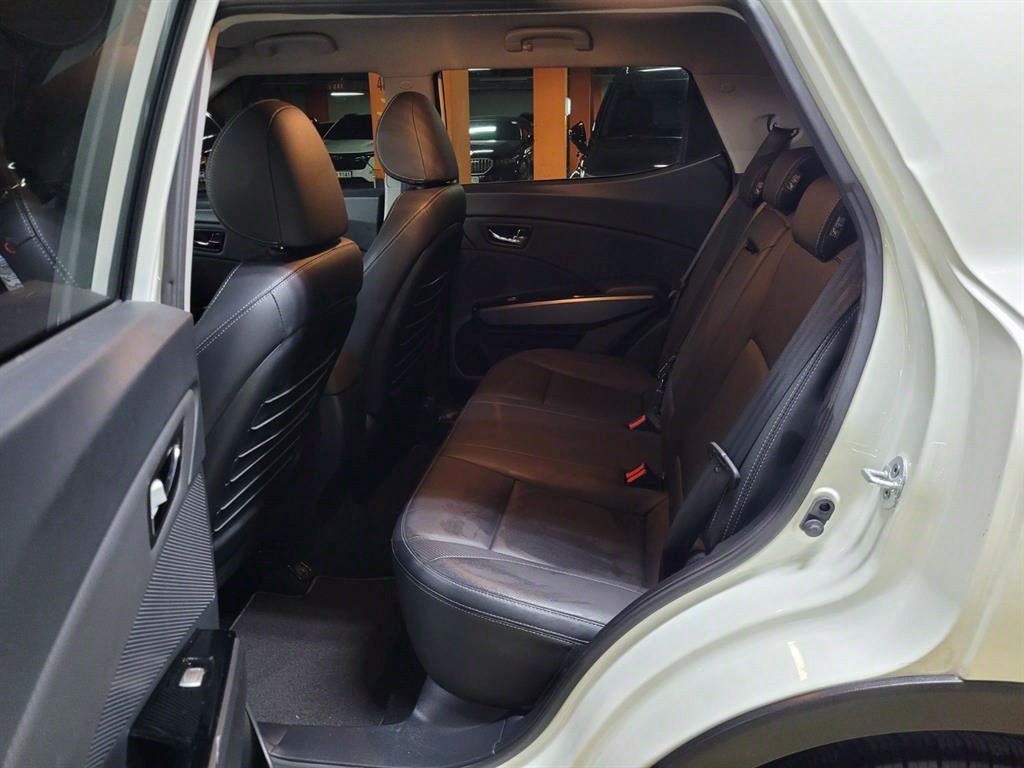 Ssangyong Tivoli - Vista 8