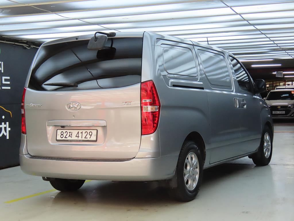 HYUNDAI Starex - Vista 4